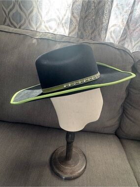 Rodeo King Black Felt Cowboy Hat Neon Green Trim Rhinestone Band Size 6 7/8